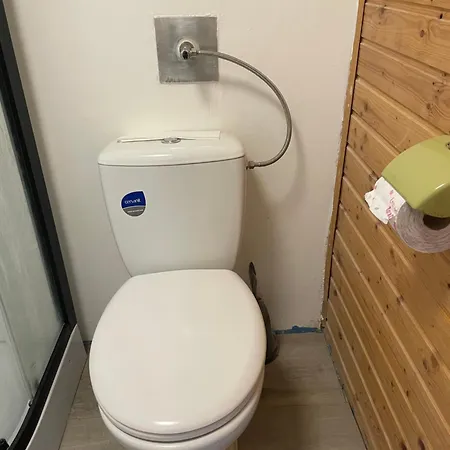 Erdgeschosswohnung Mit Separatem Eingang *